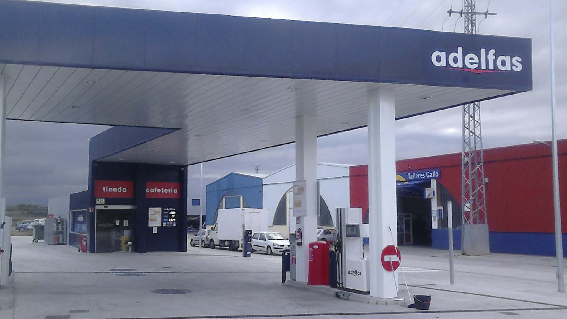 gasolinera adelfas najera